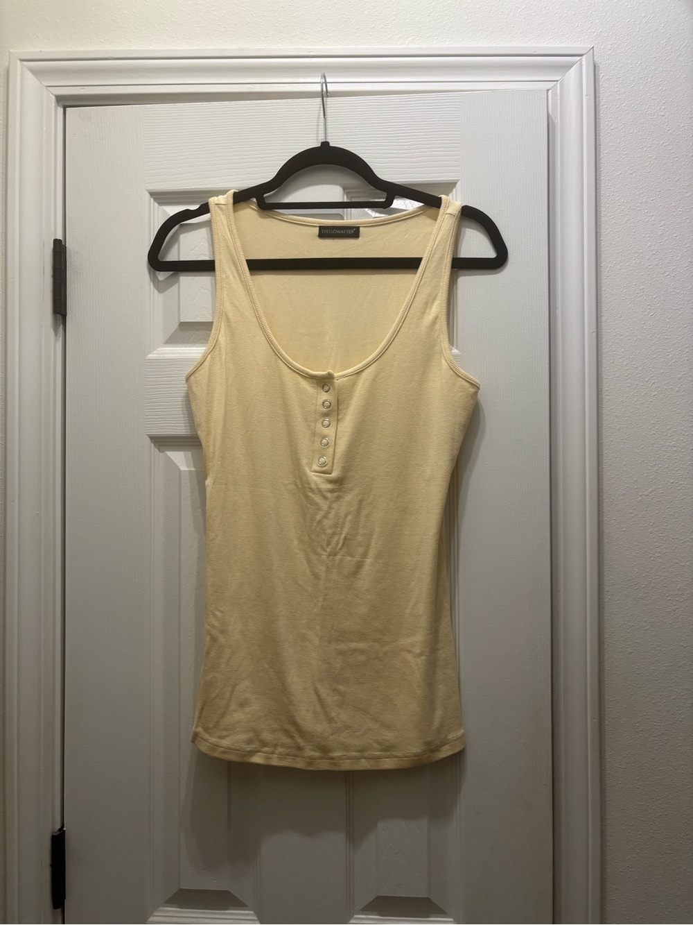Sleeveless Scoop Neck Button Tank Top - lot -size L